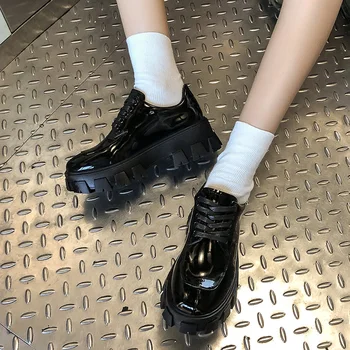 2019 clasic din piele de brevet pantofi mici cap rotund Dantelă-up Lady Pantofi Plat Solid Tocuri Joase Negru tub Scurt Zapatillas Mujer pu