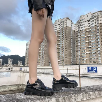 2019 clasic din piele de brevet pantofi mici cap rotund Dantelă-up Lady Pantofi Plat Solid Tocuri Joase Negru tub Scurt Zapatillas Mujer pu