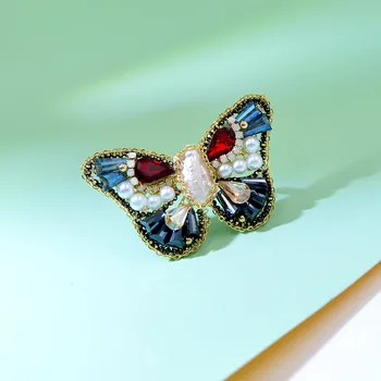 CINDY XIANG Realizate manual Coajă de Cristal Fluture Broșe Pentru Femei Nou Design de Moda Bijuterii de Insecte Baroc Pin de Inalta Calitate